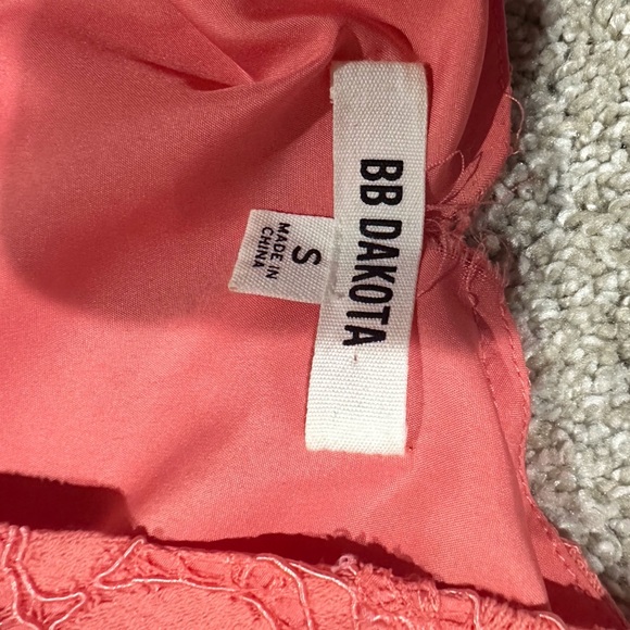 Pink Lace dress - Picture 2 of 3